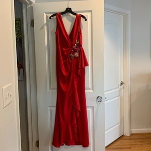 Badgley Mischka Brand
Floral Appliqué Red Gown